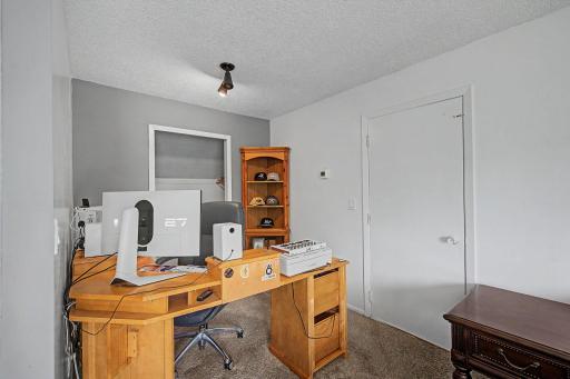 17-web-or-mls-23895-Granada-Avenue-North_23_print.jpg