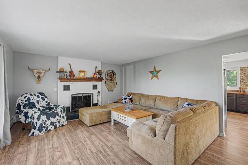 31-web-or-mls-23895-Granada-Avenue-North_09_print.jpg
