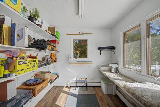 23-web-or-mls-23895-Granada-Avenue-North_17_print.jpg