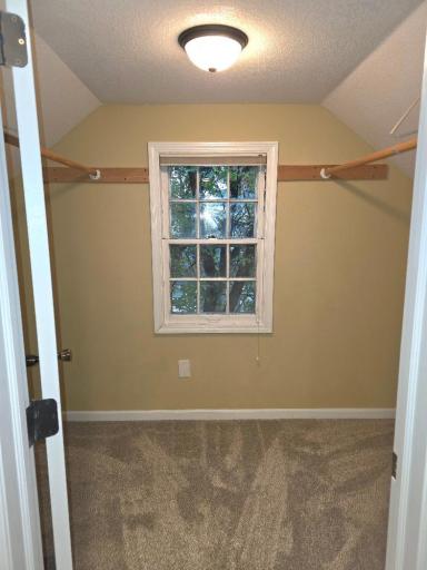 909 Old Lexington Avenue, Saint Paul, MN 55116