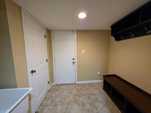 909 Old Lexington Avenue, Saint Paul, MN 55116