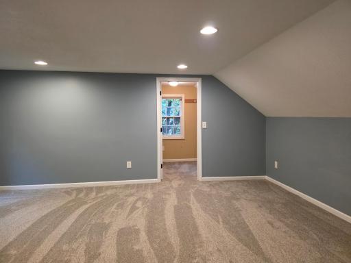 909 Old Lexington Avenue, Saint Paul, MN 55116