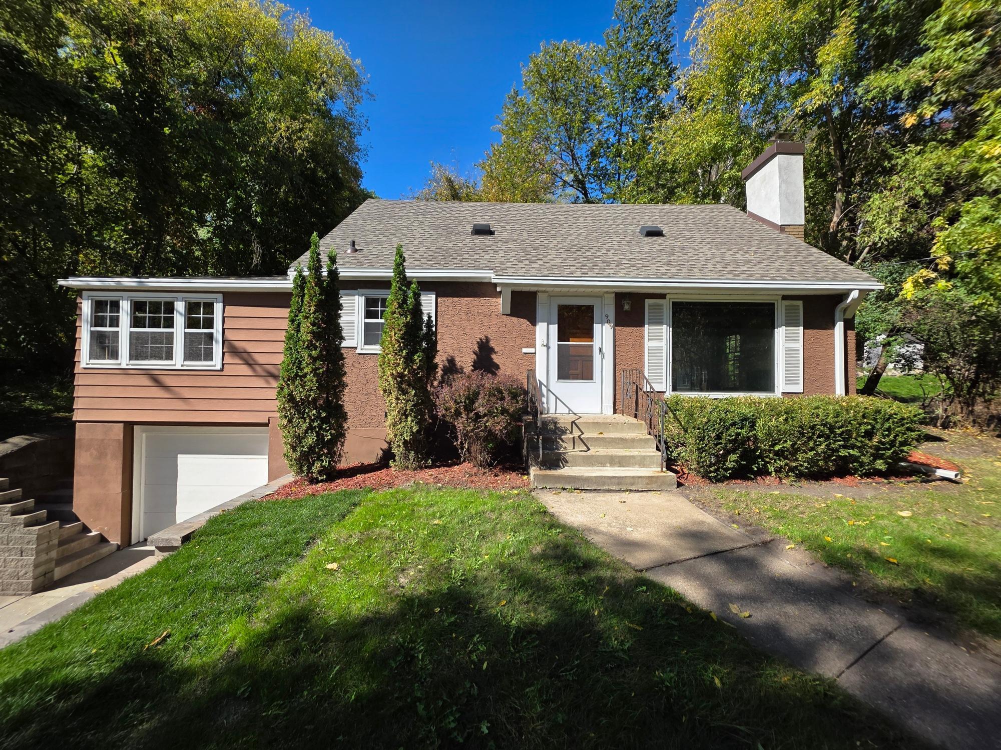 Property photo for 909 Old Lexington Avenue, Saint Paul, MN 55116
