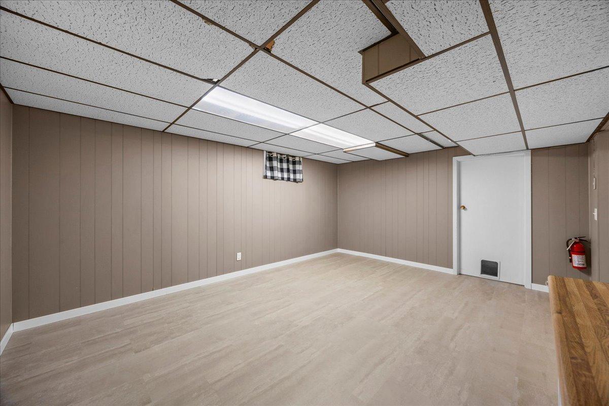 Flex space, office area or playroom