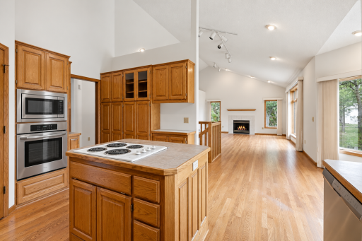 3200 Bent Tree Hills Drive, New Brighton, MN 55112