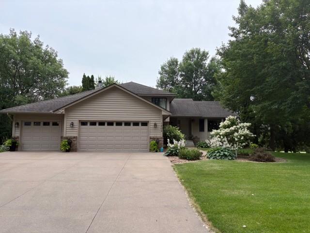 Property photo for 1205 Hilloway Circle, Burnsville, MN 55306
