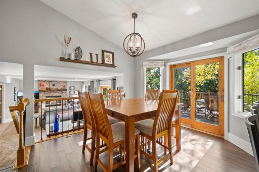 1205 Hilloway Circle, Burnsville, MN 55306