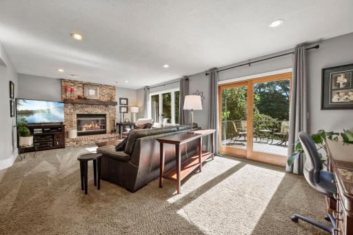 1205 Hilloway Circle, Burnsville, MN 55306