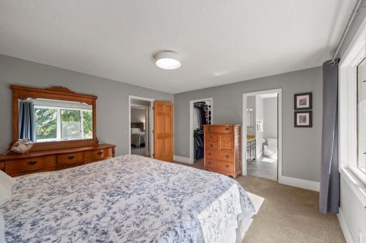 1205 Hilloway Circle, Burnsville, MN 55306