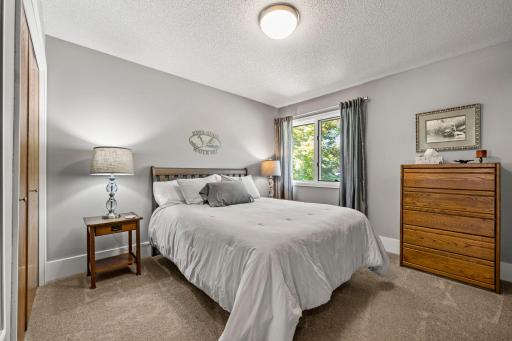 1205 Hilloway Circle, Burnsville, MN 55306