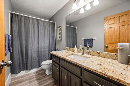 1205 Hilloway Circle, Burnsville, MN 55306