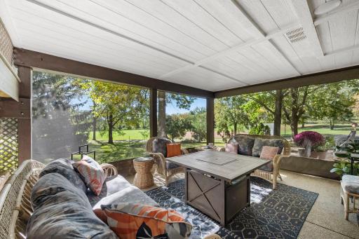 1205 Hilloway Circle, Burnsville, MN 55306