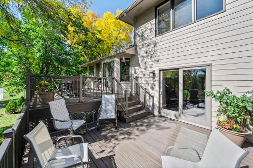1205 Hilloway Circle, Burnsville, MN 55306