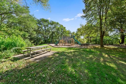1205 Hilloway Circle, Burnsville, MN 55306