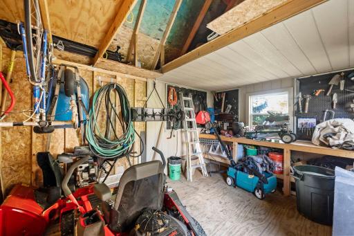 1205 Hilloway Circle, Burnsville, MN 55306