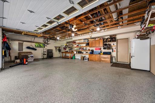 1205 Hilloway Circle, Burnsville, MN 55306