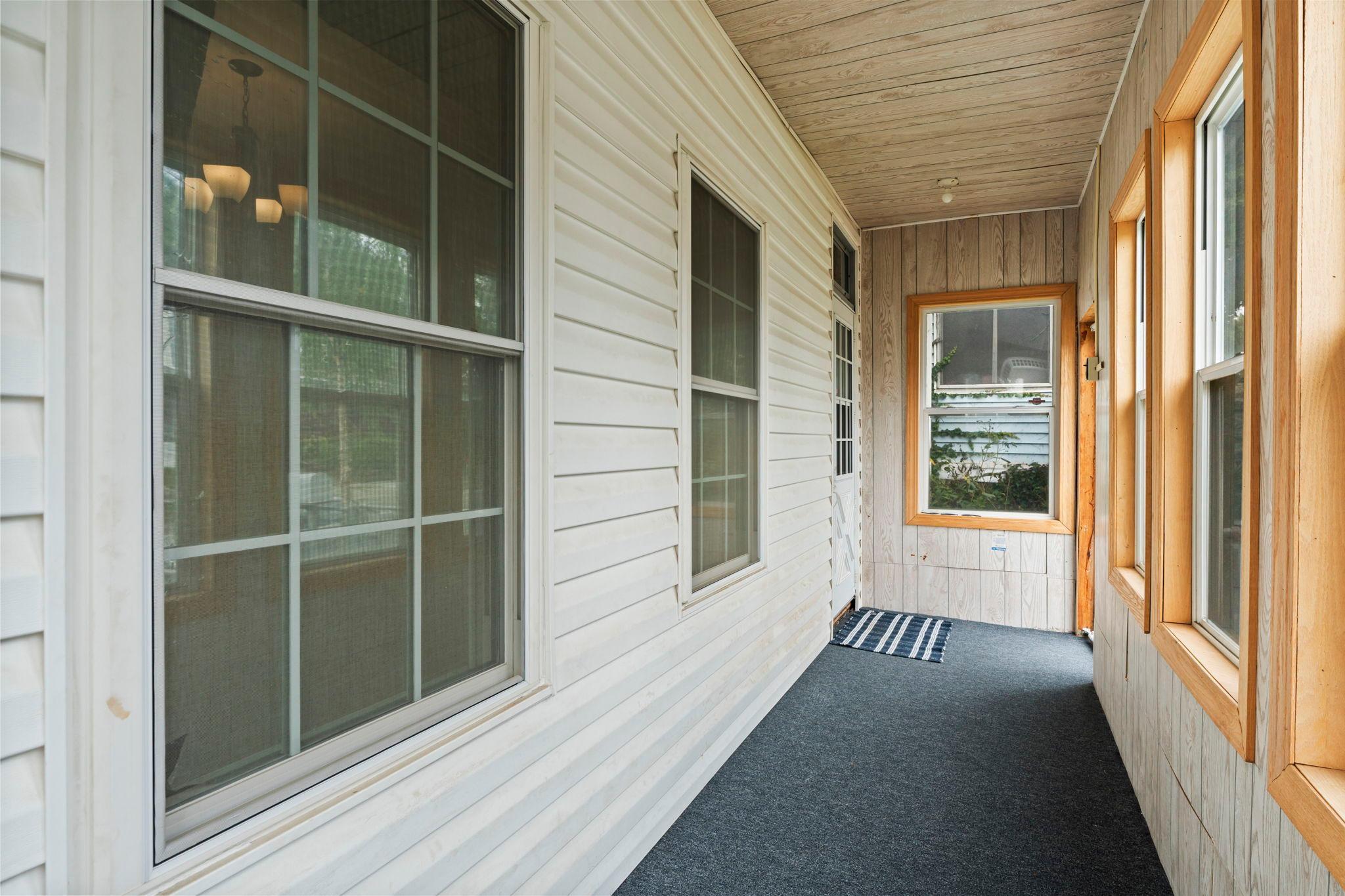 Front screened/windowed porch