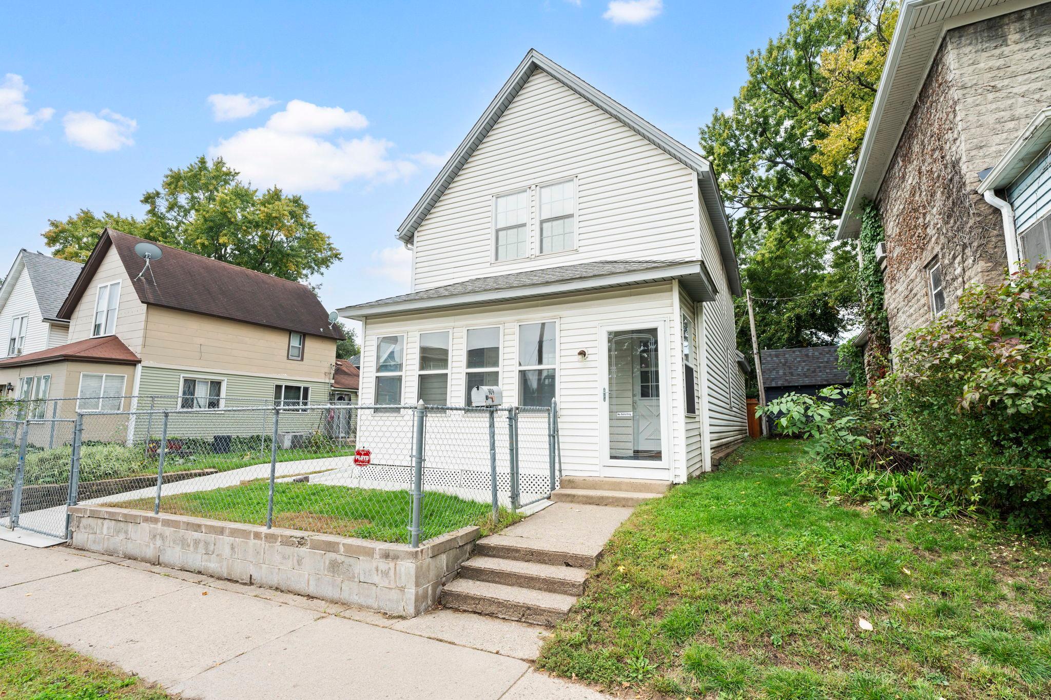 Maintenance free vinyl siding