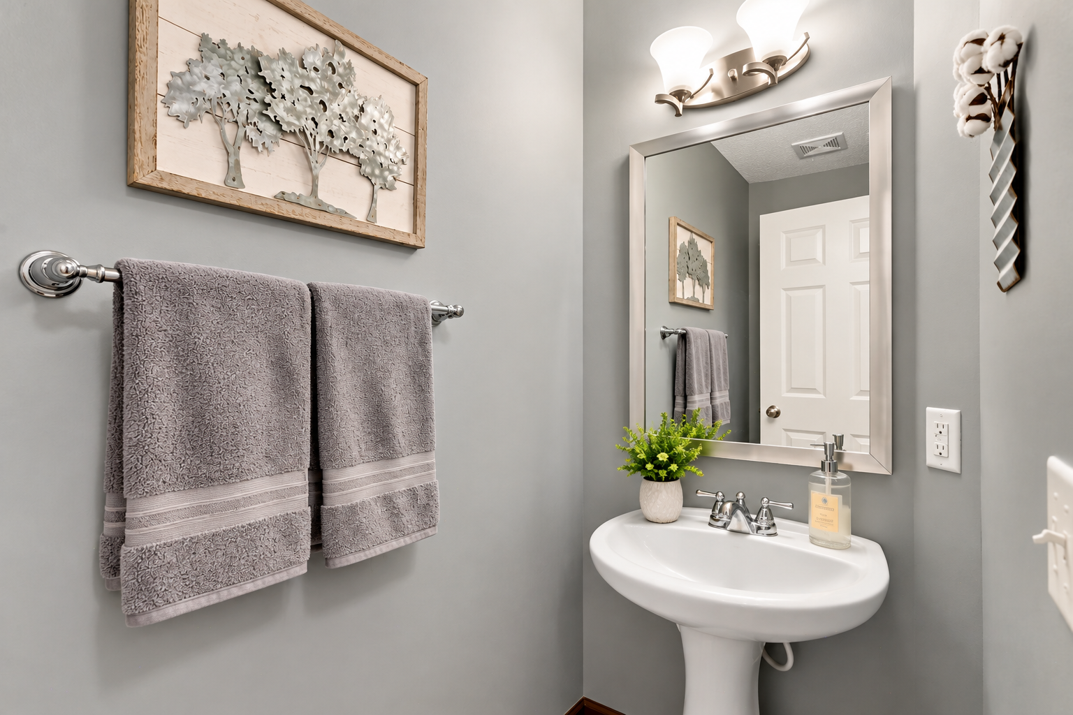 Main Level 1/2 bath