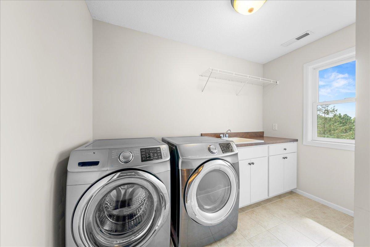 Upper level laundry