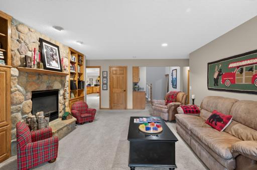 16035 38th Avenue N, Plymouth, MN 55446
