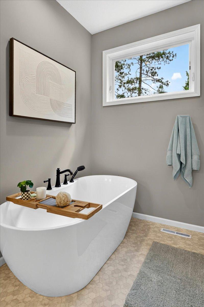 Soaking Tub.