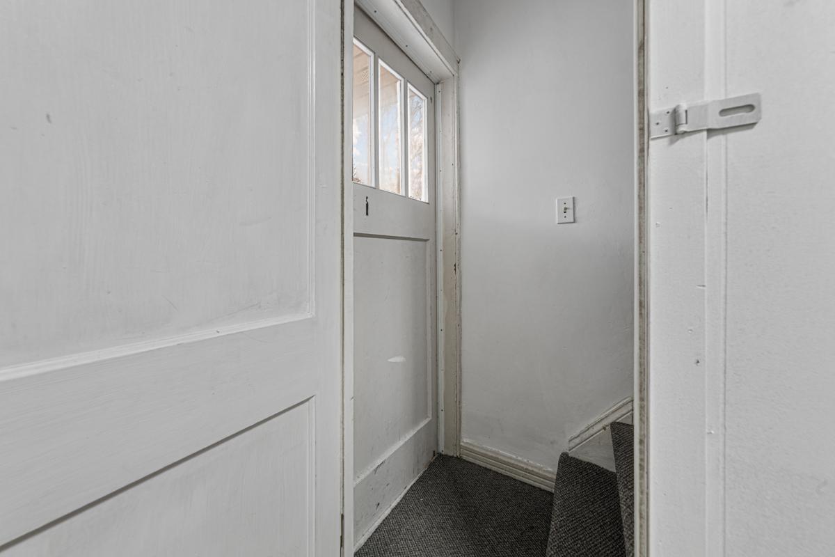 7 Entry_apt 2.jpg