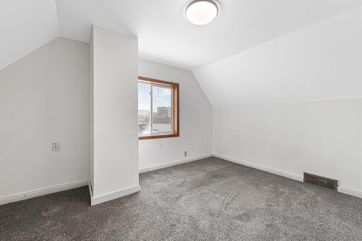 13 Bedroom 1_apt 2.jpg