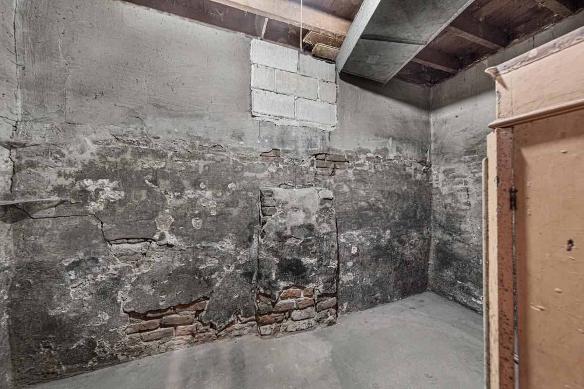 32 Storage_basement.jpg