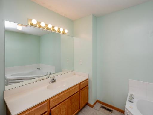 9175 Troon Court, Woodbury, MN 55125