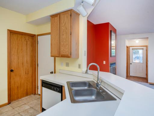 9175 Troon Court, Woodbury, MN 55125