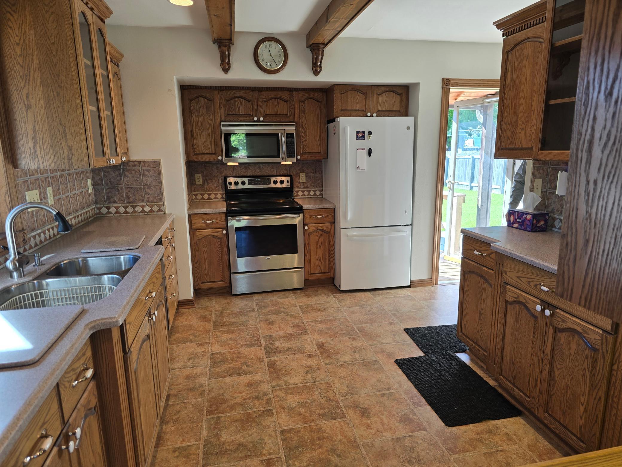kitchen 3.jpg