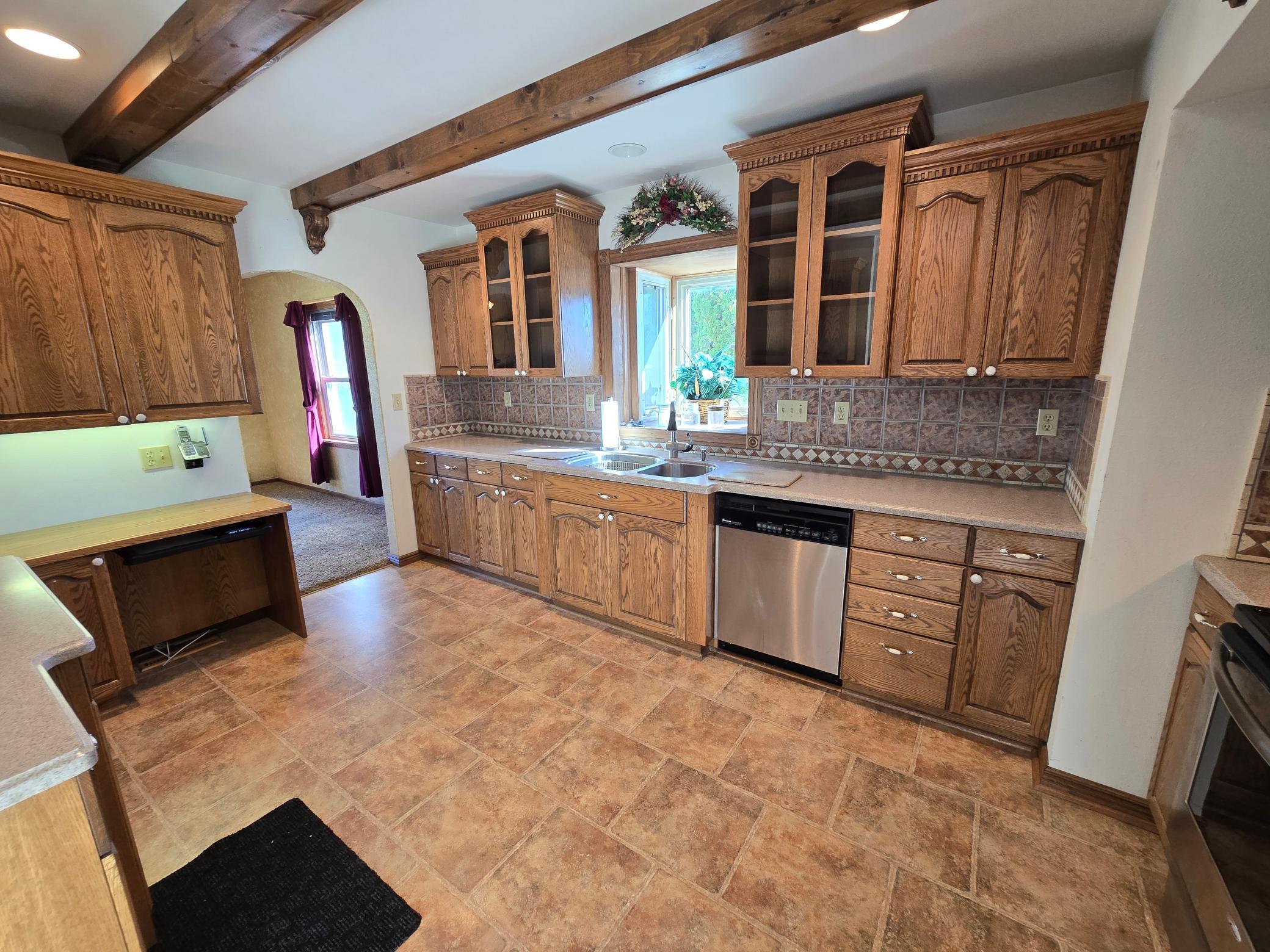 oak cabinets.jpg