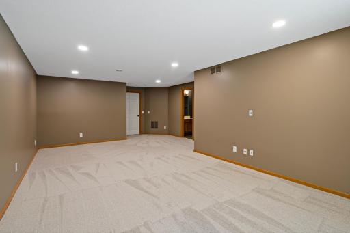 18043 Kindred Court, Lakeville, MN 55044