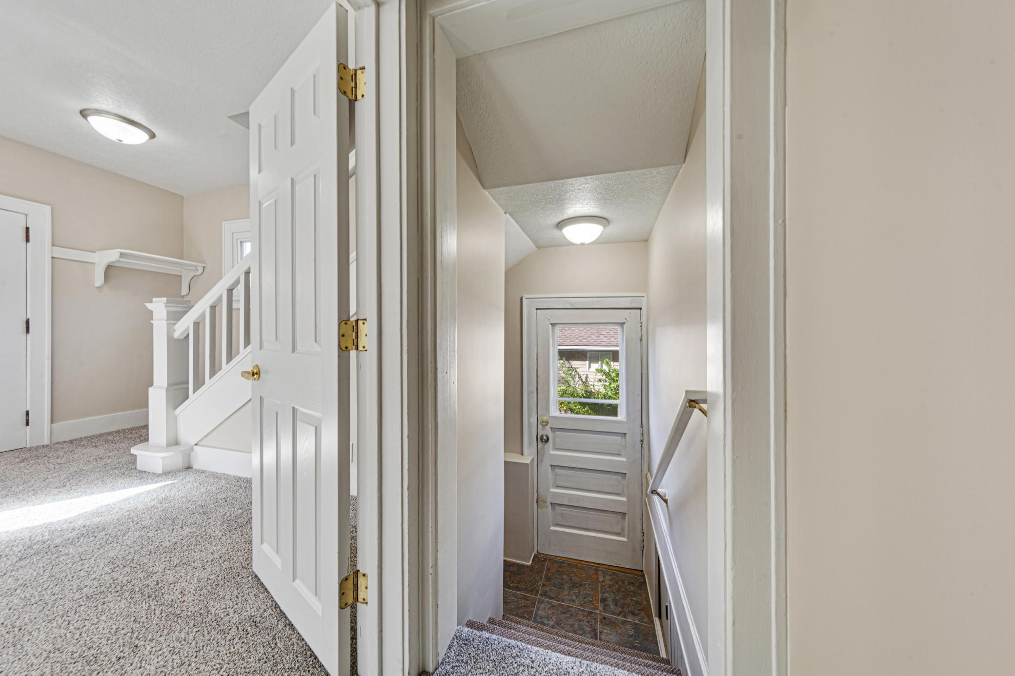 37 side entry.jpg