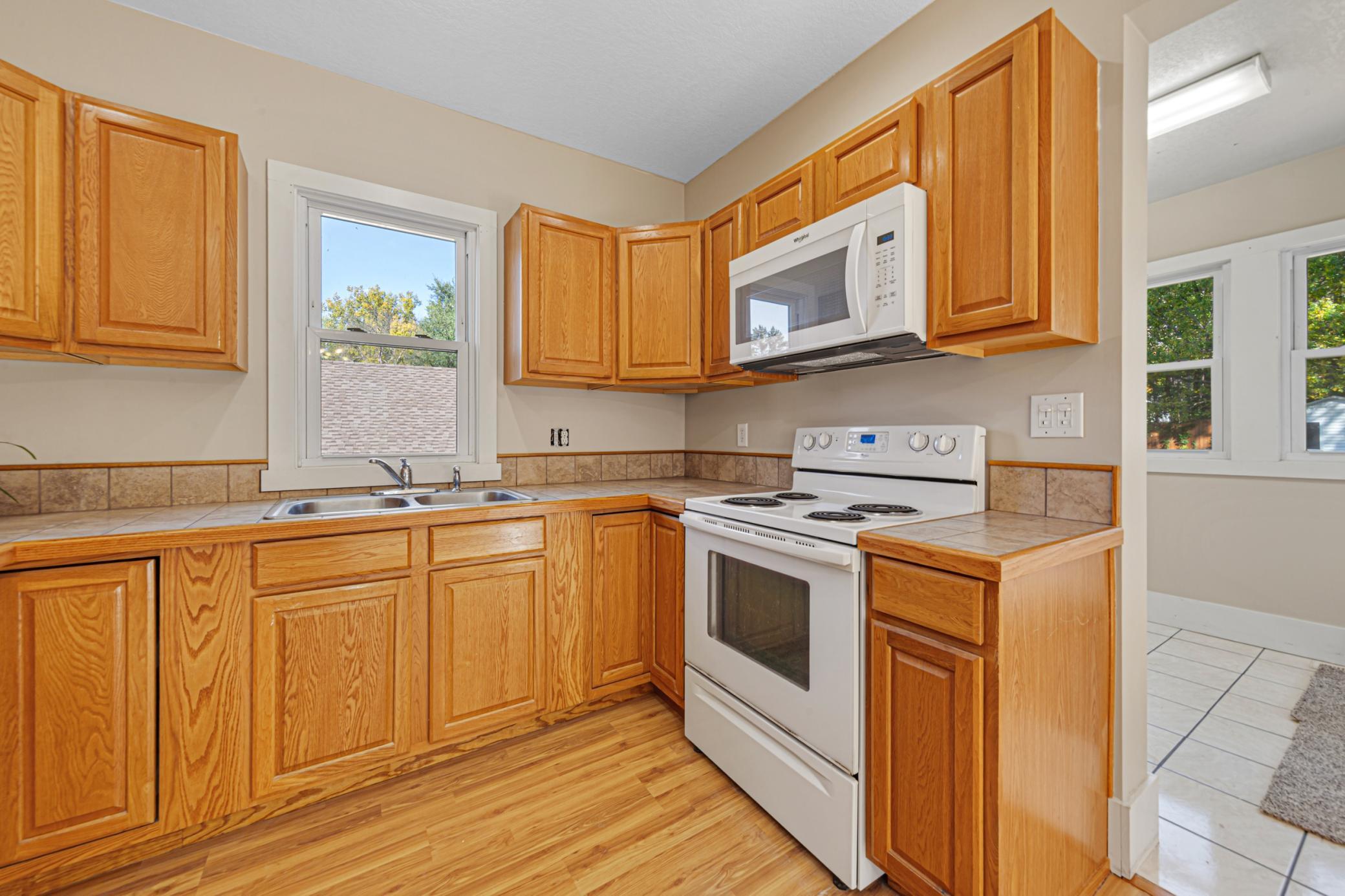 22 kitchen.jpg