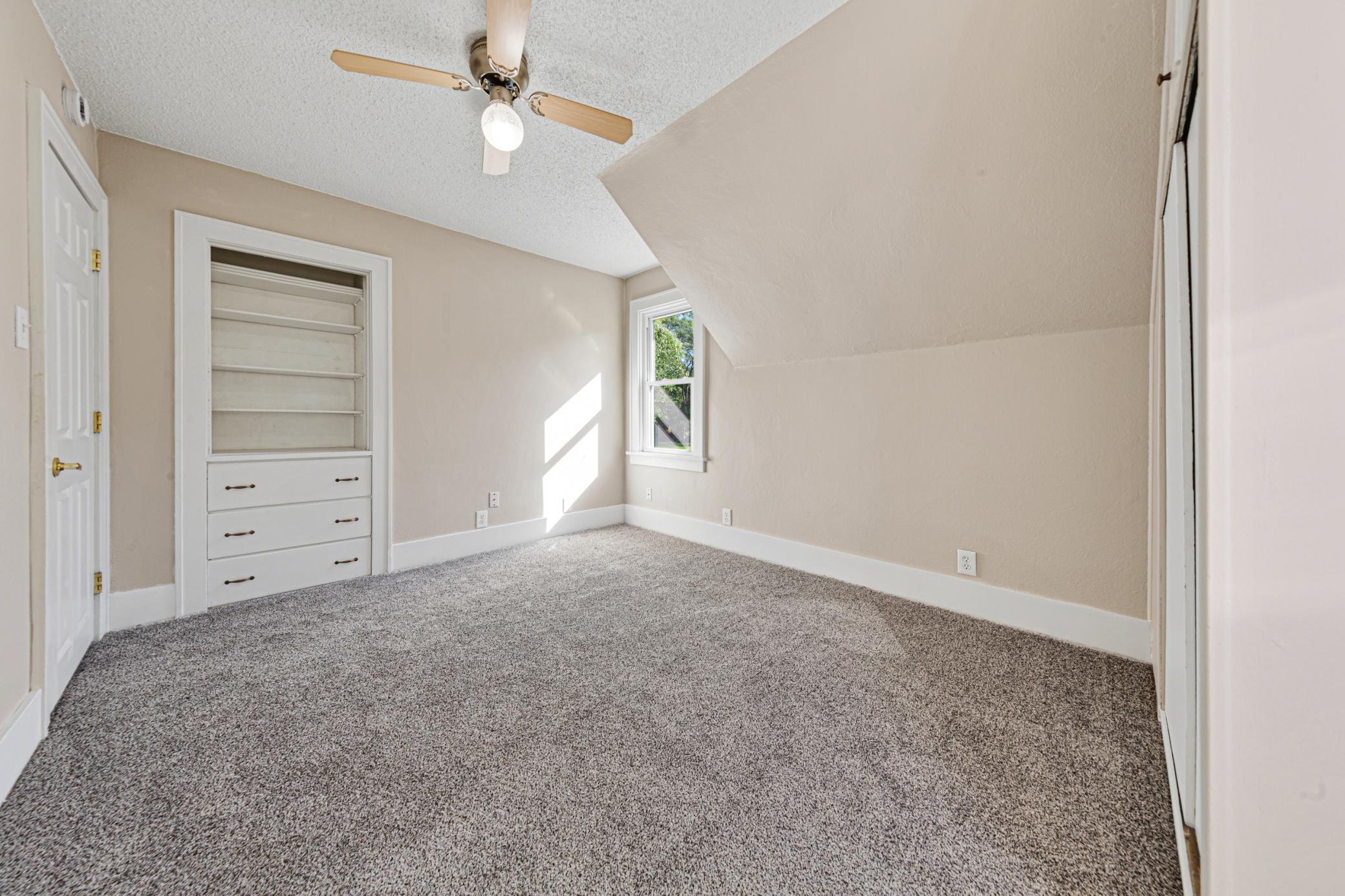 31 bedroom 2.jpg