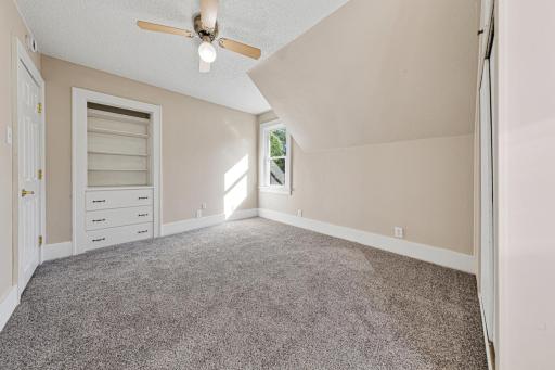 1427 Central Avenue N, Faribault, MN 55021