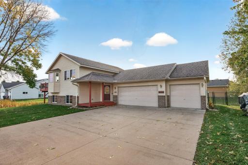 37838 Hawthorne Avenue, North Branch, MN 55056