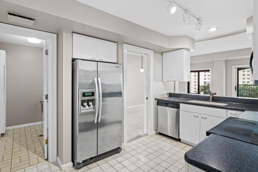1235 Yale Place, 808, Minneapolis, MN 55403