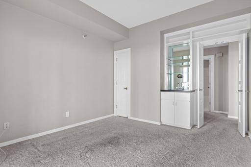 1235 Yale Place, 808, Minneapolis, MN 55403