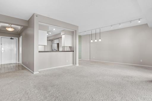 1235 Yale Place, 808, Minneapolis, MN 55403