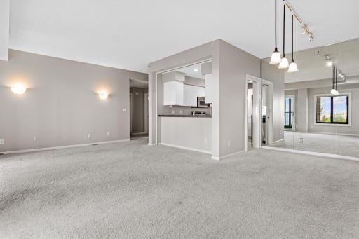 1235 Yale Place, 808, Minneapolis, MN 55403