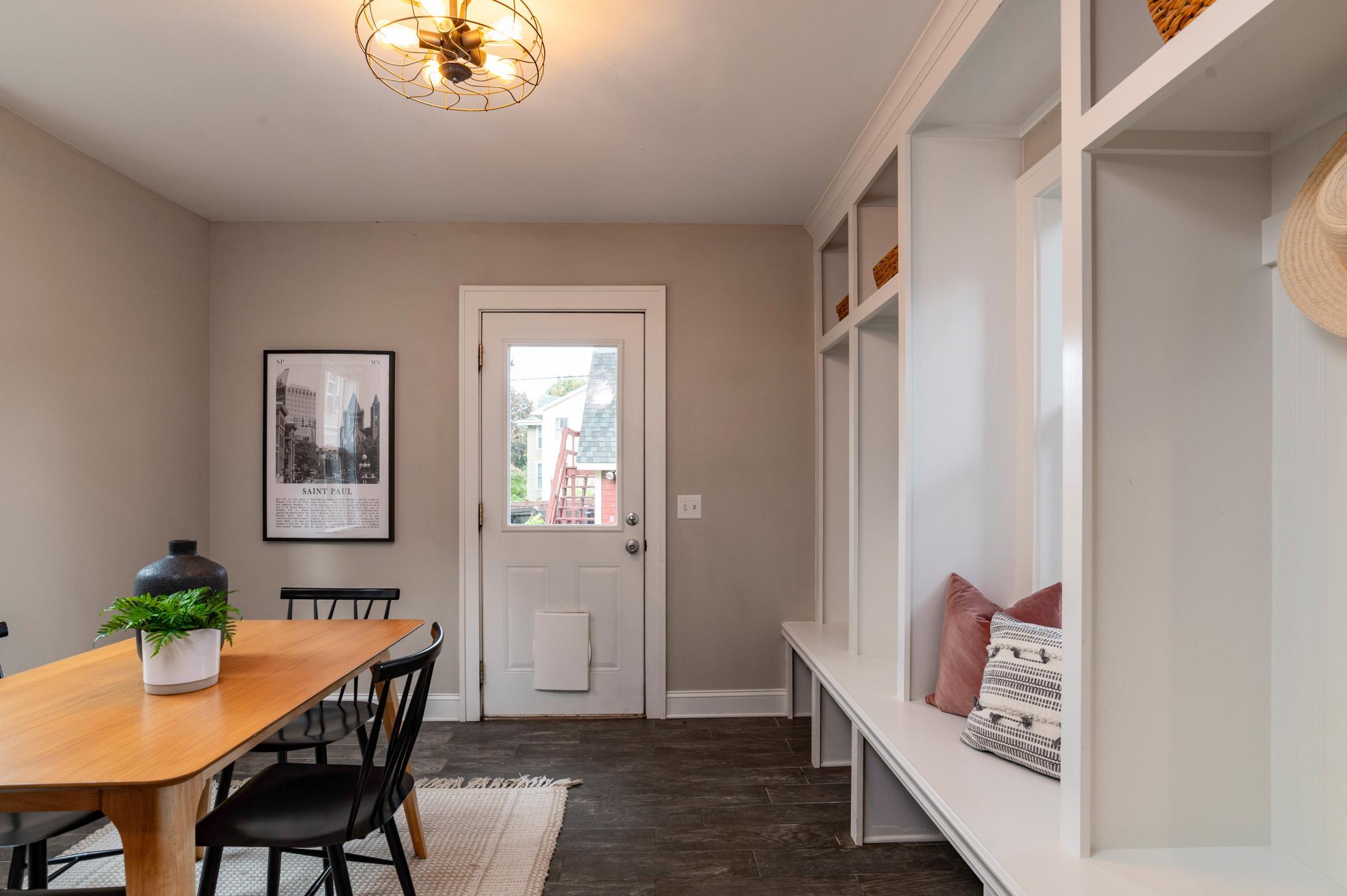 The back mudroom is ideal for all of your winter gear!