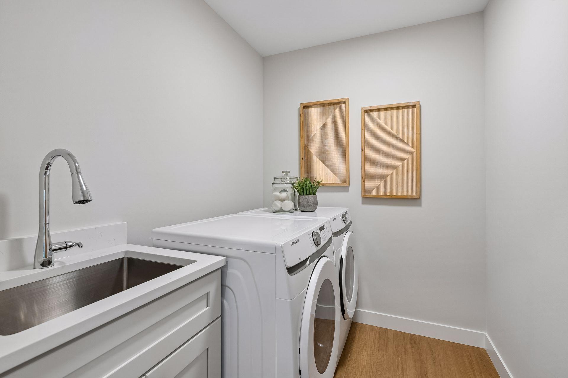 Upper level FULL LAUNDRY ROOM!