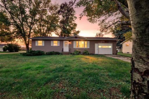 90 10th Street SE, Wells, MN 56097