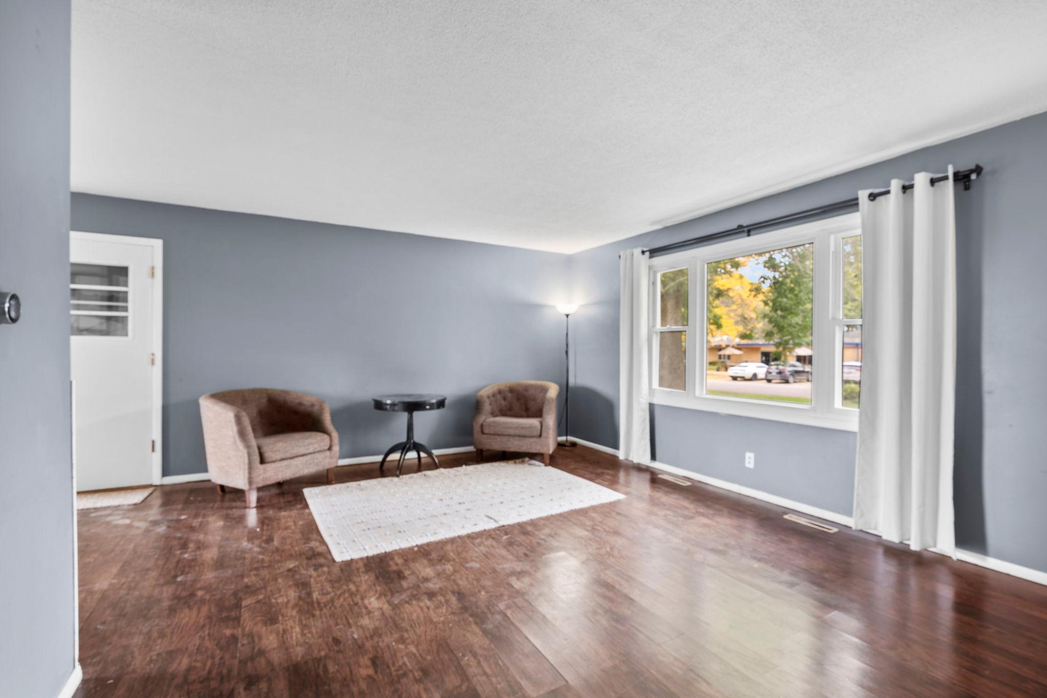27-web-or-mls-90 10th St-9.jpg