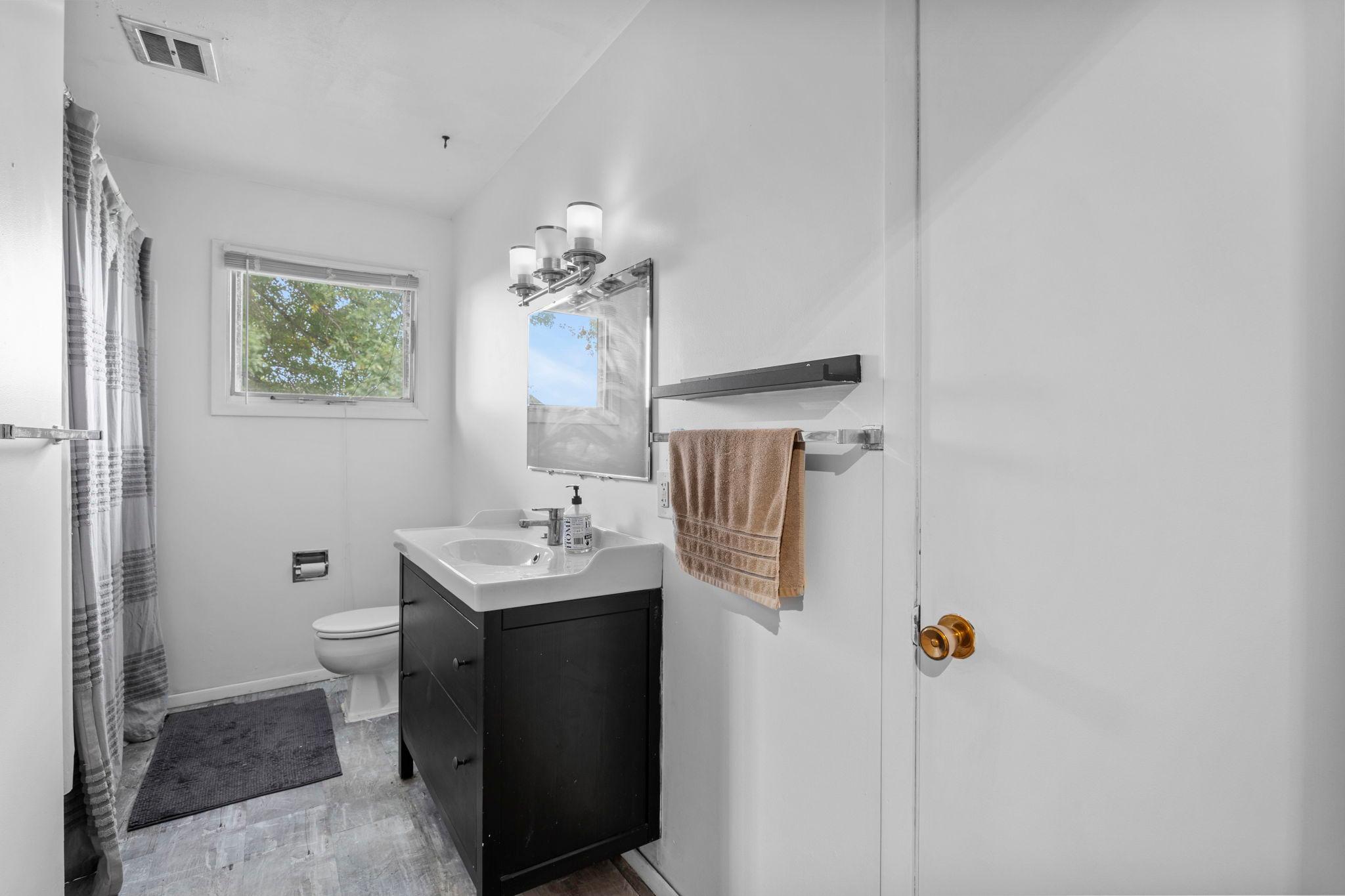 50-web-or-mls-90 10th St-69.jpg
