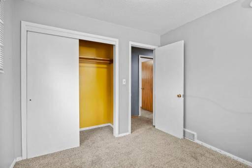 90 10th Street SE, Wells, MN 56097