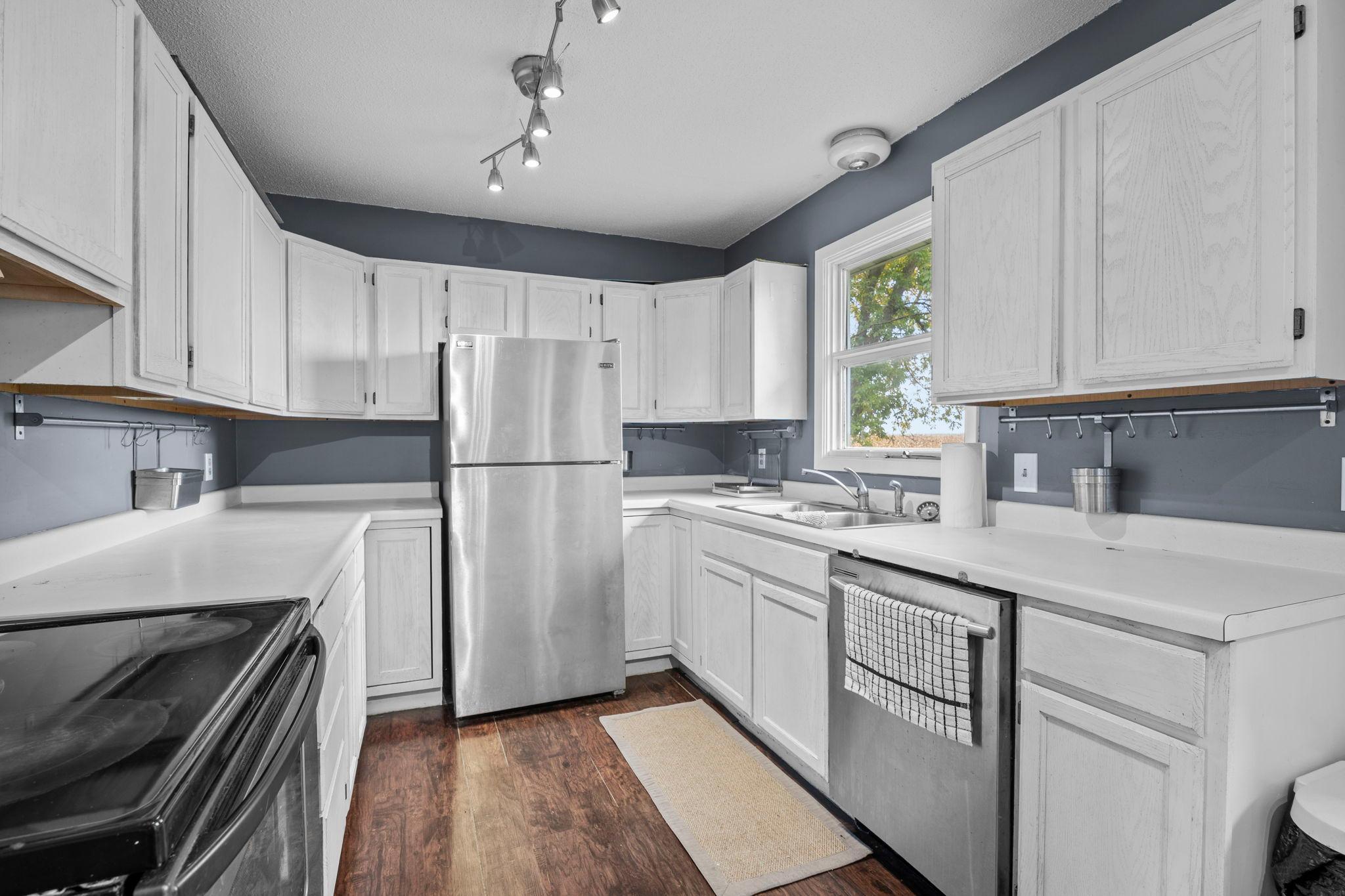 39-web-or-mls-90 10th St-59.jpg